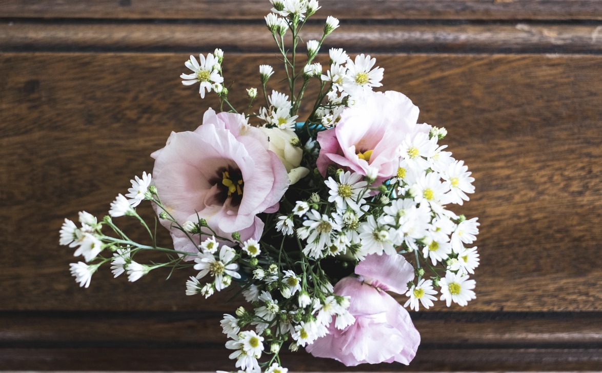 A Guide To Choosing Funeral Flowers