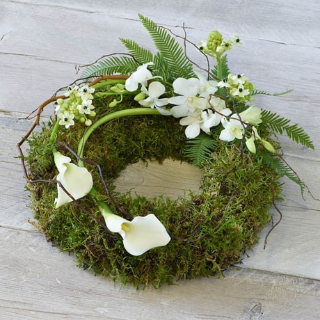 Eco-friendly White Calla Wreath Flower Arrangement