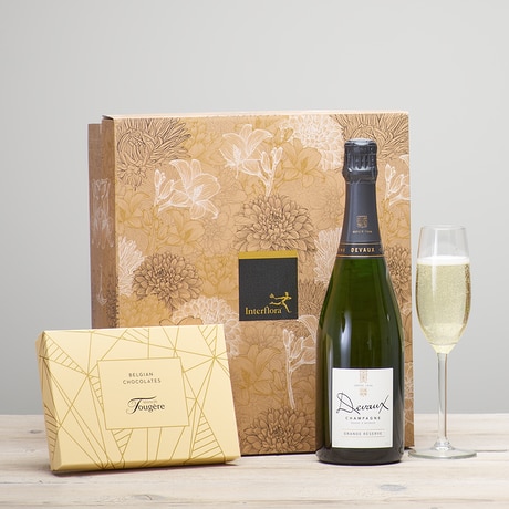 Champagne & Belgian Chocolates Gift Set size,  inches height and  inches wide.