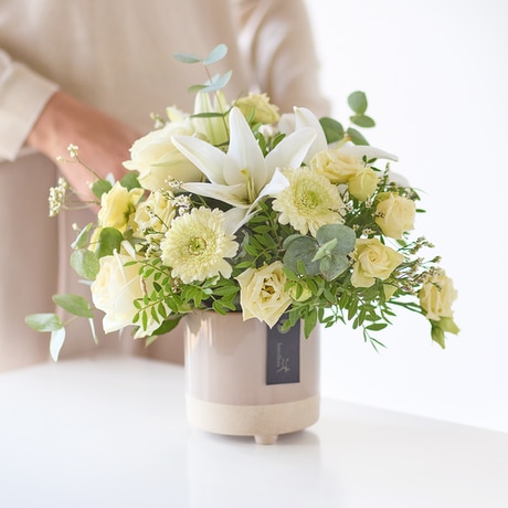 Special Neutral Arrangement Flower Arrangement