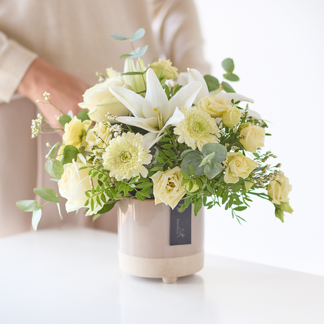 Special Neutral Arrangement Flower Arrangement