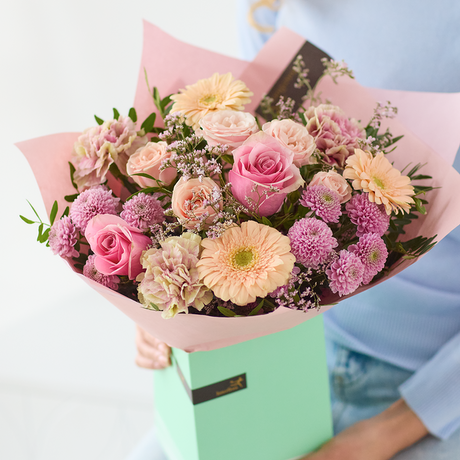 Special Pastel Gift Box Flower Arrangement