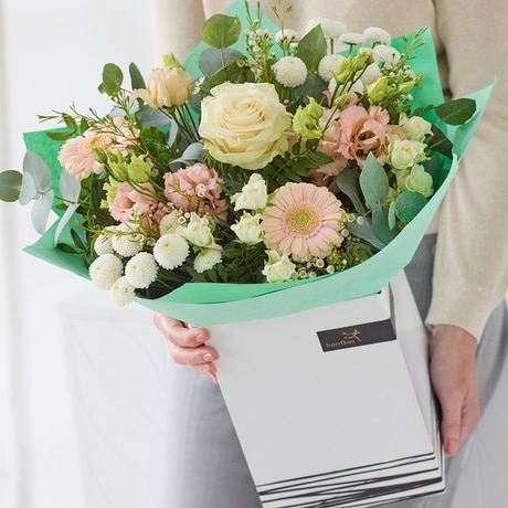 Luxurious Neutral Bouquet Flower Arrangement