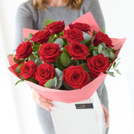 Dozen Luxury Red Roses Flower Arrangement
