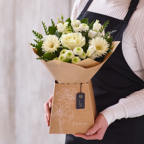Neutral Gift Box made with the finest flowers Flower Arrangement