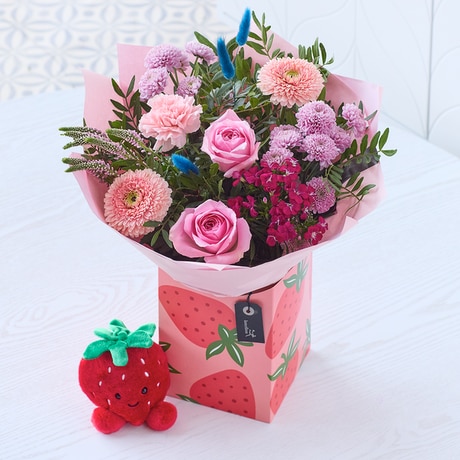 Strawberry Sweetness Gift Set size,  inches height and  inches wide.