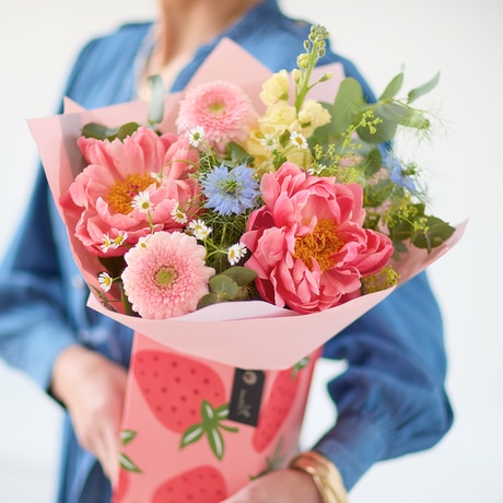 Summer Peony Gift Box Flower Arrangement