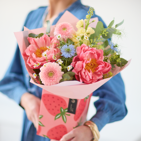 Summer Peony Gift Box Flower Arrangement