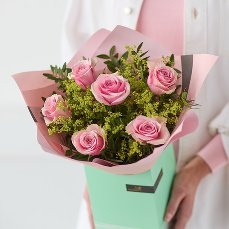 Pink Rose Gift Box Flower Arrangement