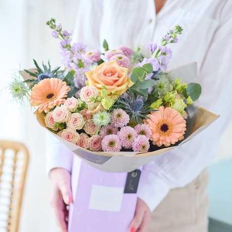 Beautiful Classic Summer Gift Box Flower Arrangement