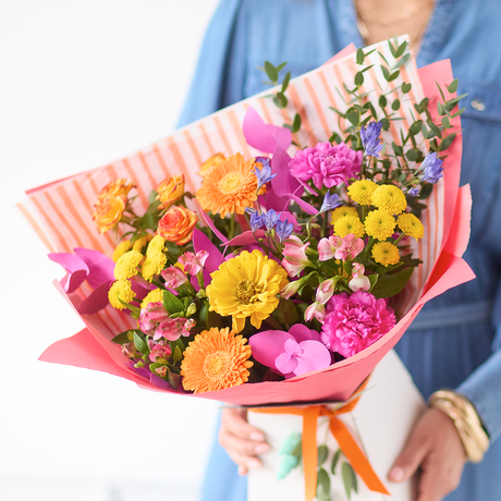 Bright Summer Trending Gift Box Flower Arrangement