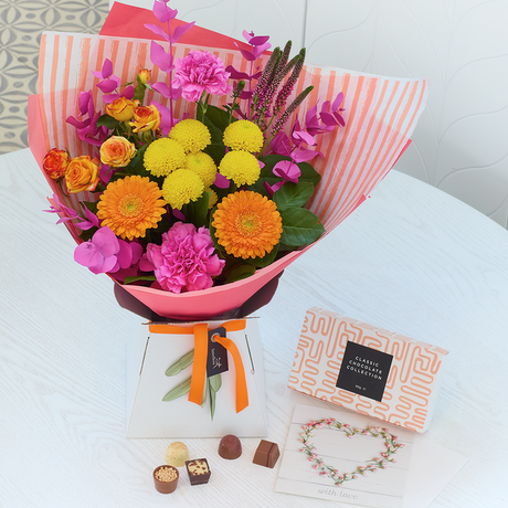 Summer Trending Gift Set Flower Arrangement