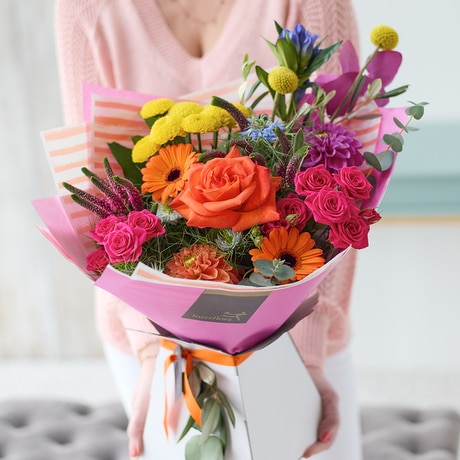 Beautiful Trending Summer Gift Box Flower Arrangement