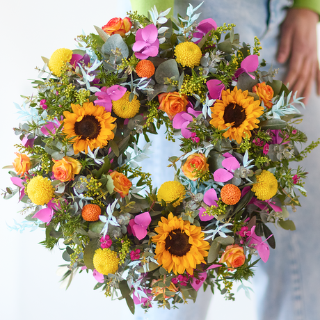 Summer Trending Wreath Flower Arrangement