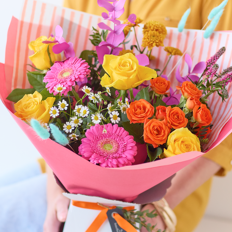 Summer Trending Bouquet with Yellow Roses Flower Arrangement