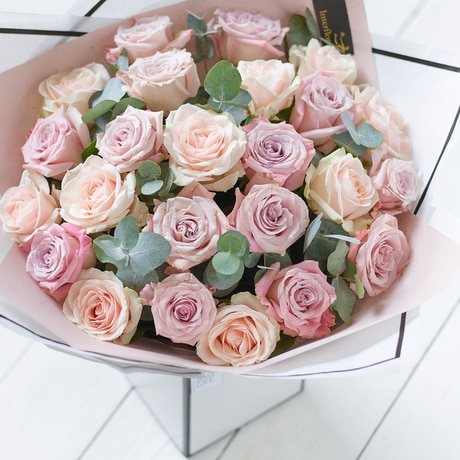 Luxury Pink Rose Bouquet size,  inches height and  inches wide.