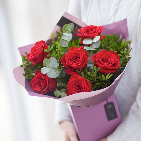 Large-headed Red Rose Valentine's Gift Box Flower Arrangement