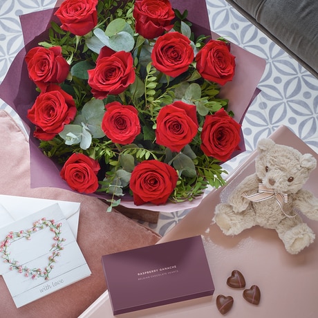 Valentine's Large-headed Red Roses Cute Gift Set Flower Arrangement