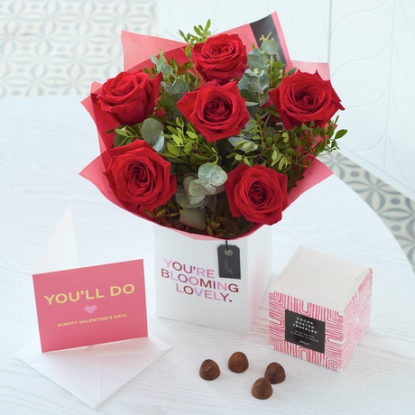 6 Red Rose Gift Set - Flower Arrangement