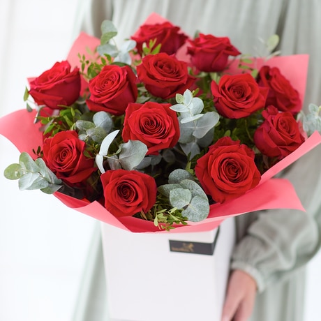 12 Red Roses size,  inches height and  inches wide.