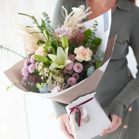 Winter Trending Bouquet Flower Arrangement