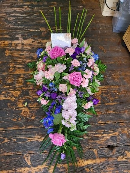 Casket Sprays & Sheaves In Canterbury | Marlowe Florist