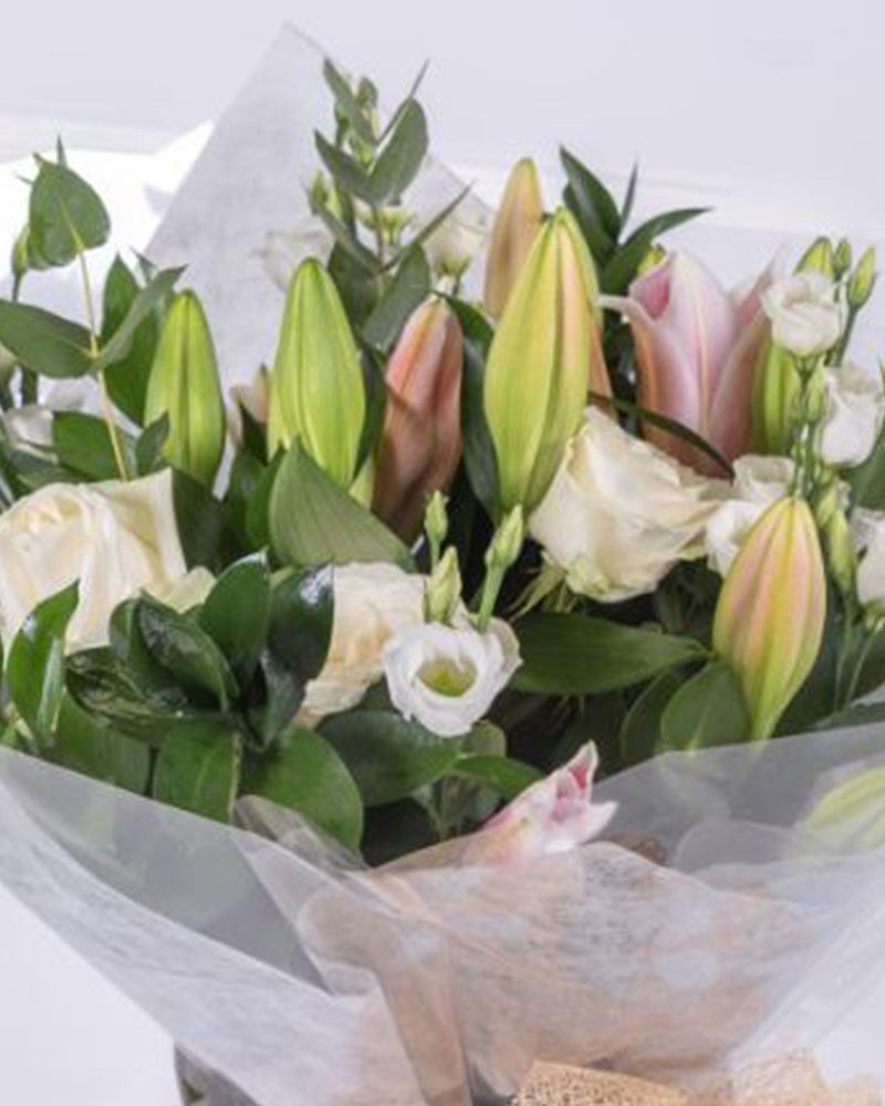 Pure & Simple Flower Arrangement