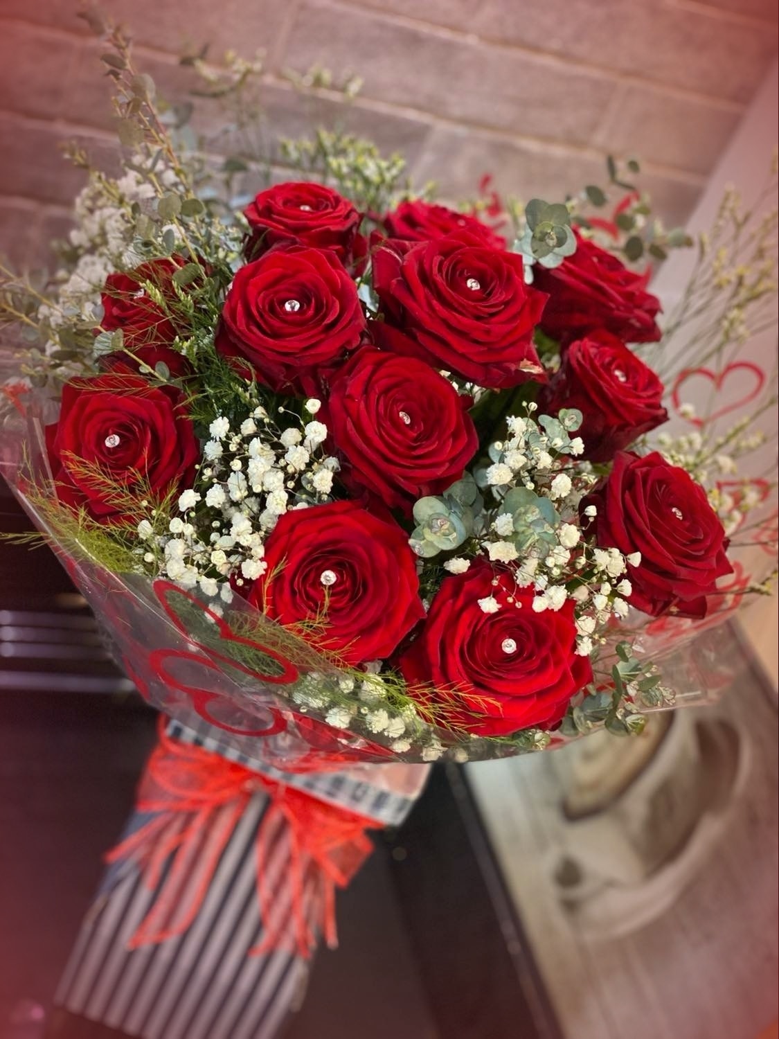 6 Red Roses size,  inches height and  inches wide.