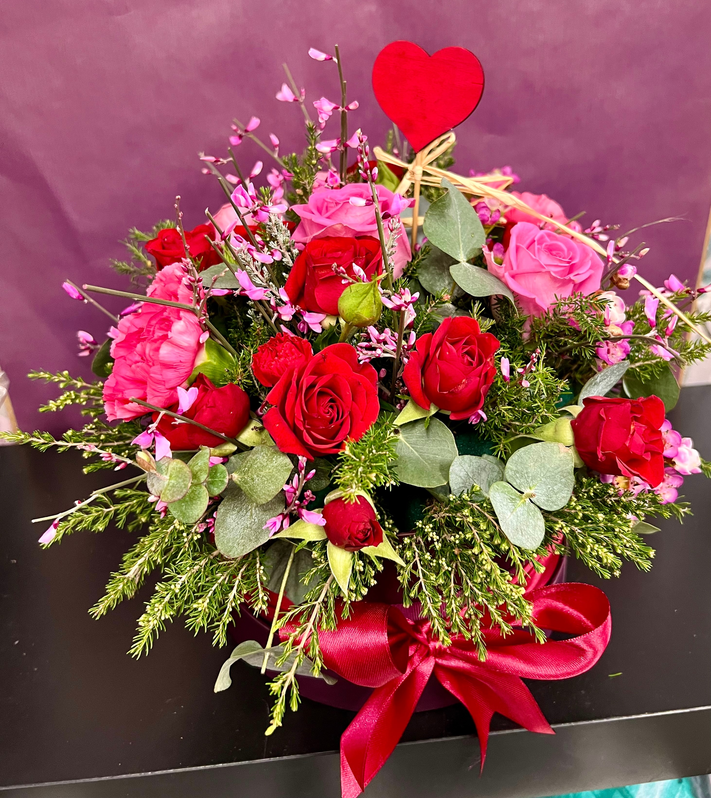 Red and Pink Rose Hatbox Flower Arrangement