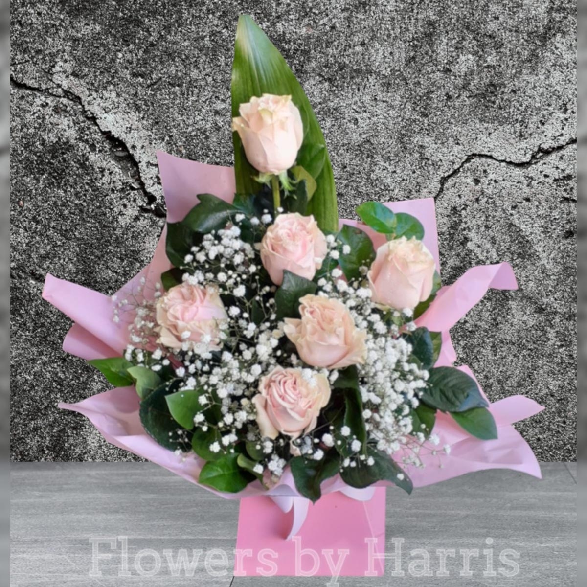 Pink Rose Gift Box Flower Arrangement