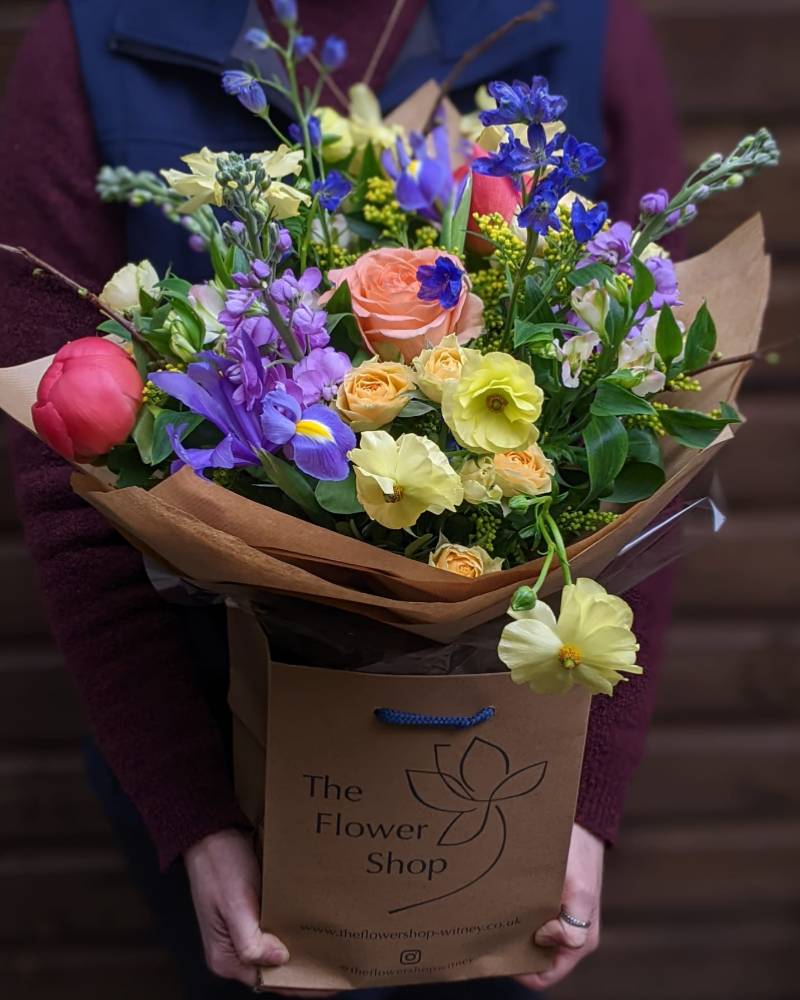 Spring Flowers Delivery Witney Oxfordshire - The Flower Shop