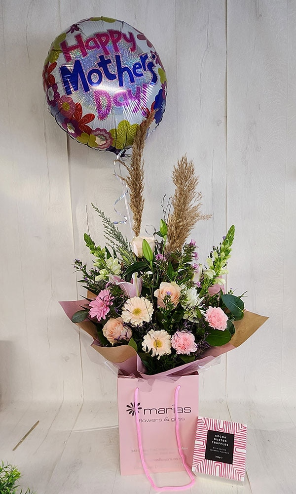 Luxury Mother's Day Gift Bundle Flower Arrangement