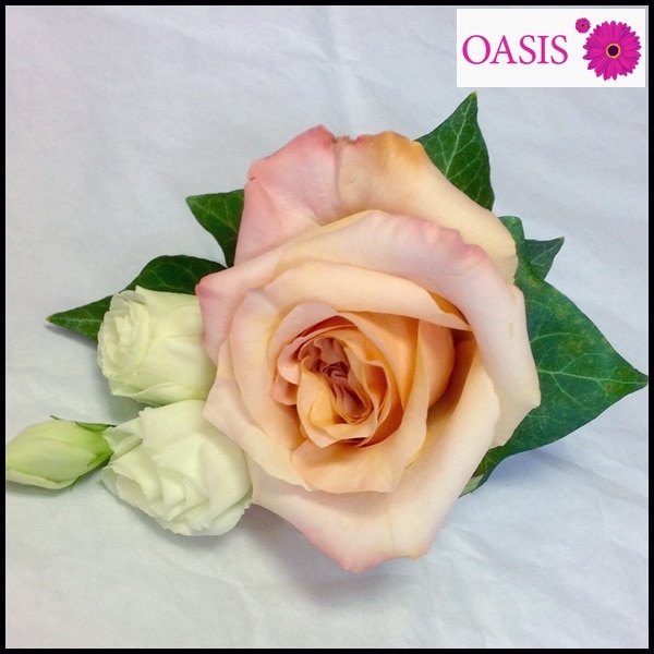 Rose and Lisianthus Flower Arrangement