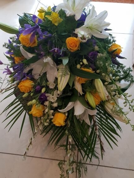 In Clover Special Tributes Delivery Billingshurst West Sussex - In Clover