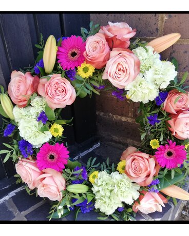 Vibrant wreath Flower Arrangement